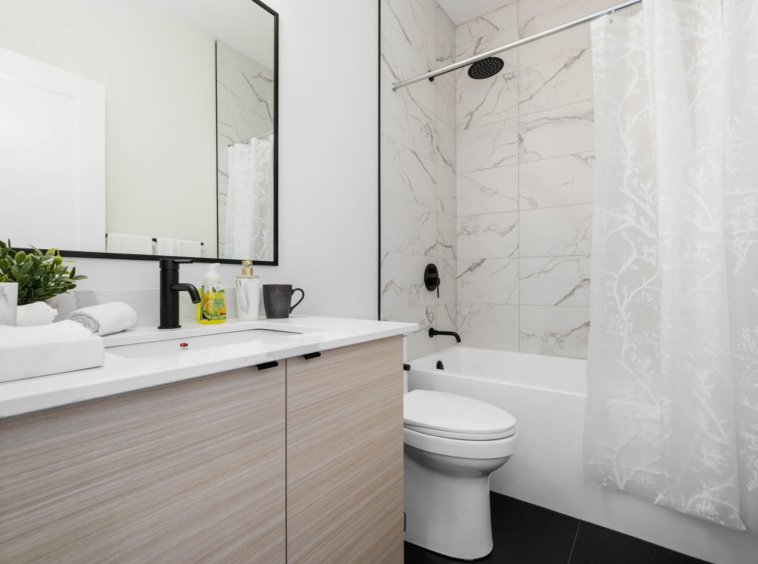 Eve Bathroom Suite Photo